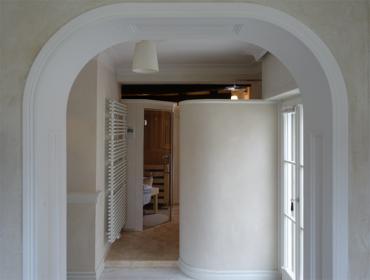 Luxusbad Echtstuck Gipsstuck Stuckgestaltung Deckenstuck Stuck hochwertig außergewöhnlich individuell exklusiv Luxus Christoph Bauer Kunsthandwerk speziell Qualität besondere Oberflächen Supraporte Stuckgesims Stuckateur Frankfurt Kunsthandwek Stuckarbeit